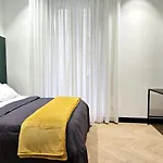 Orefici Place
