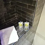 Orefici Place 게스트하우스 4*